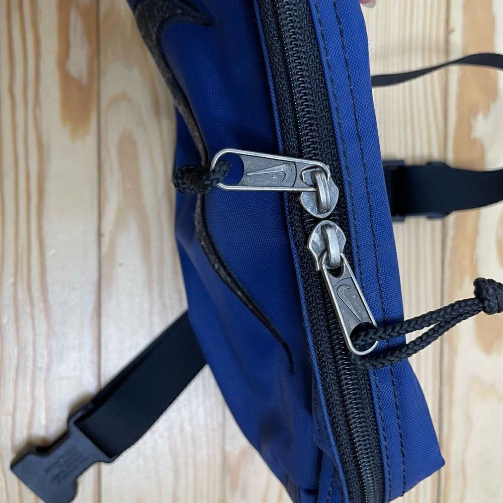 Nike Vintage Original Tough Blue Fanny Pack‎ Belt Bag Crossbody Black Swoosh - Picture 7 of 8